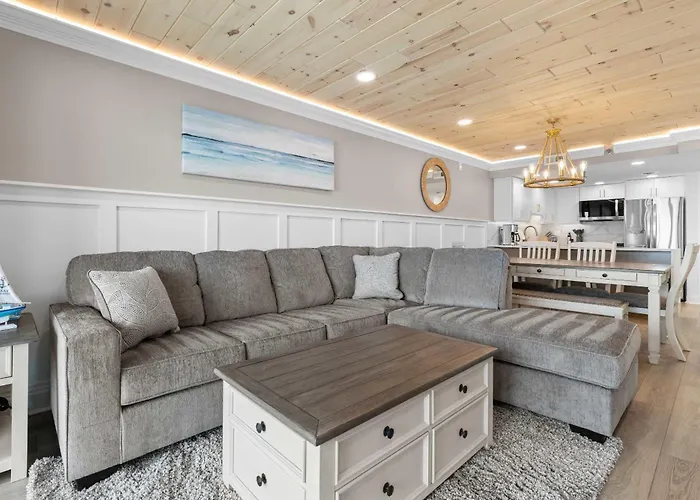 Holiday home Spectacular Oceanfront Penthouse - Unit 1204 *