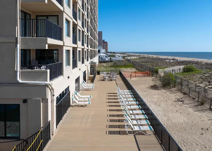 Holiday home Spectacular Oceanfront Penthouse - Unit 1204 *