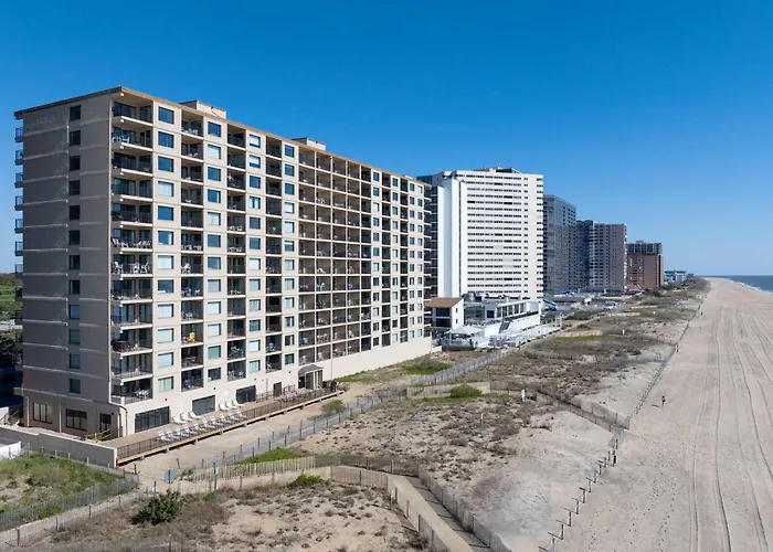 Spectacular Oceanfront Penthouse - Unit 1204 *