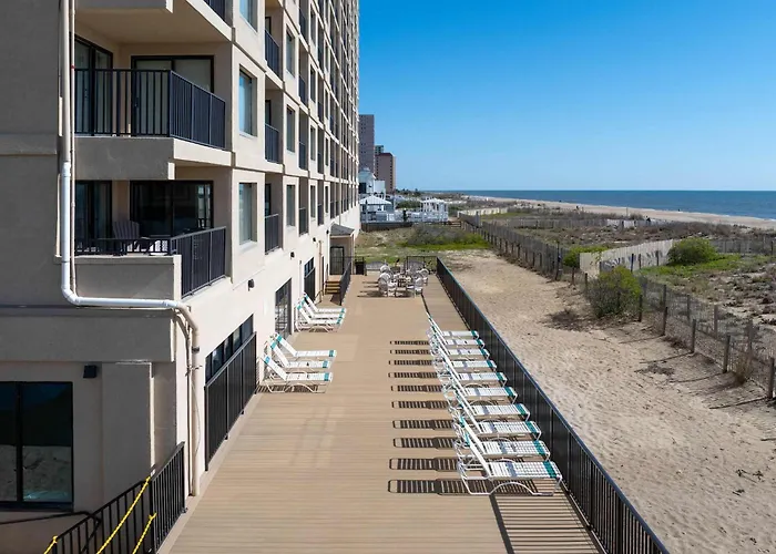 Holiday home Spectacular Oceanfront Penthouse - Unit 1204 *